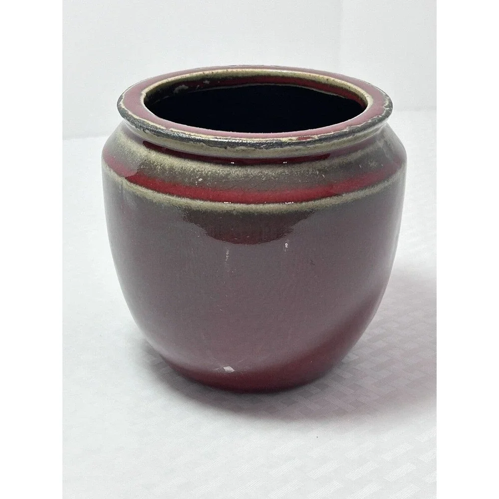 Unmarked pottery art